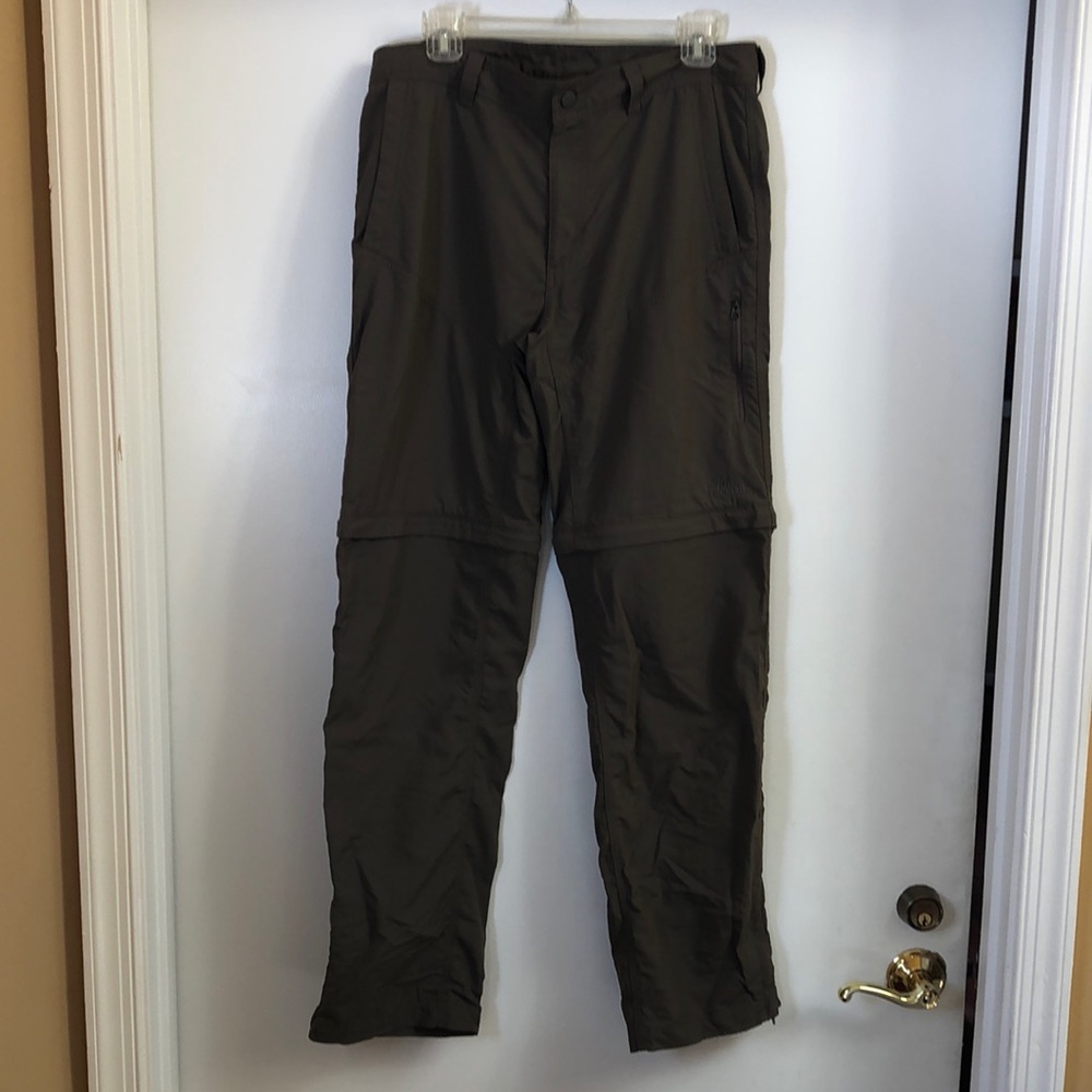 The North Face Men’s Size 32, regular, zip off hiking pants